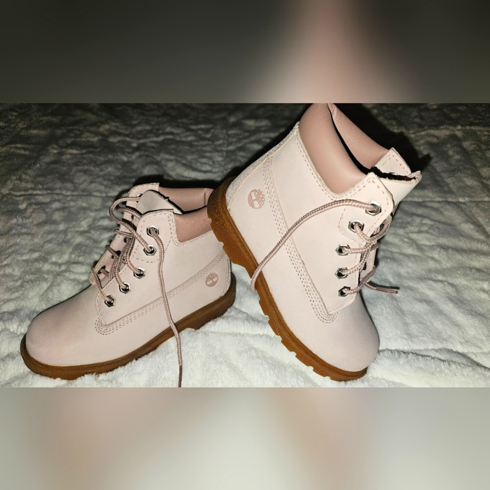 # NWT Timberland Girls Size 11 Boots Pink